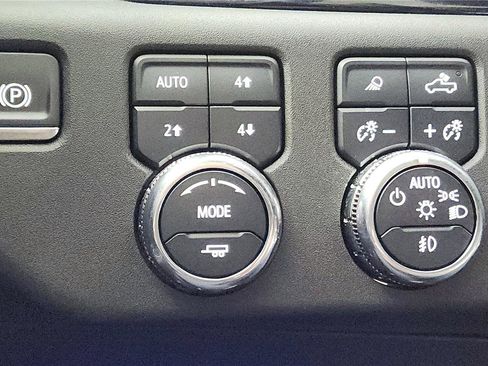 Used 2022 GMC Sierra 1500 SLT w/ SLT Convenience Package image 29