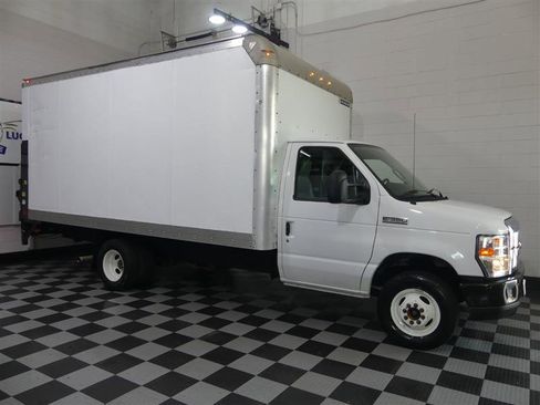 Used 2018 Ford E-350 and Econoline 350 Super Duty image 5