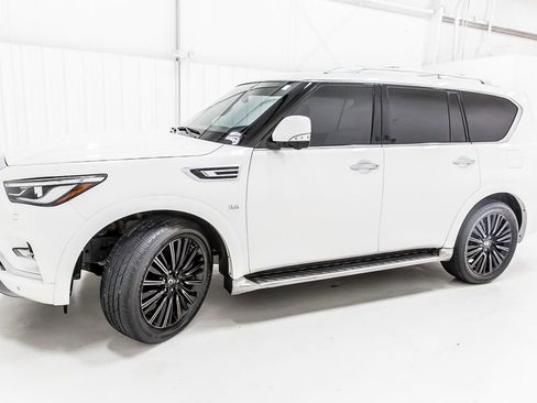 Used 2019 INFINITI QX80 Limited w/ All-Season Package AWD/4WD image 3