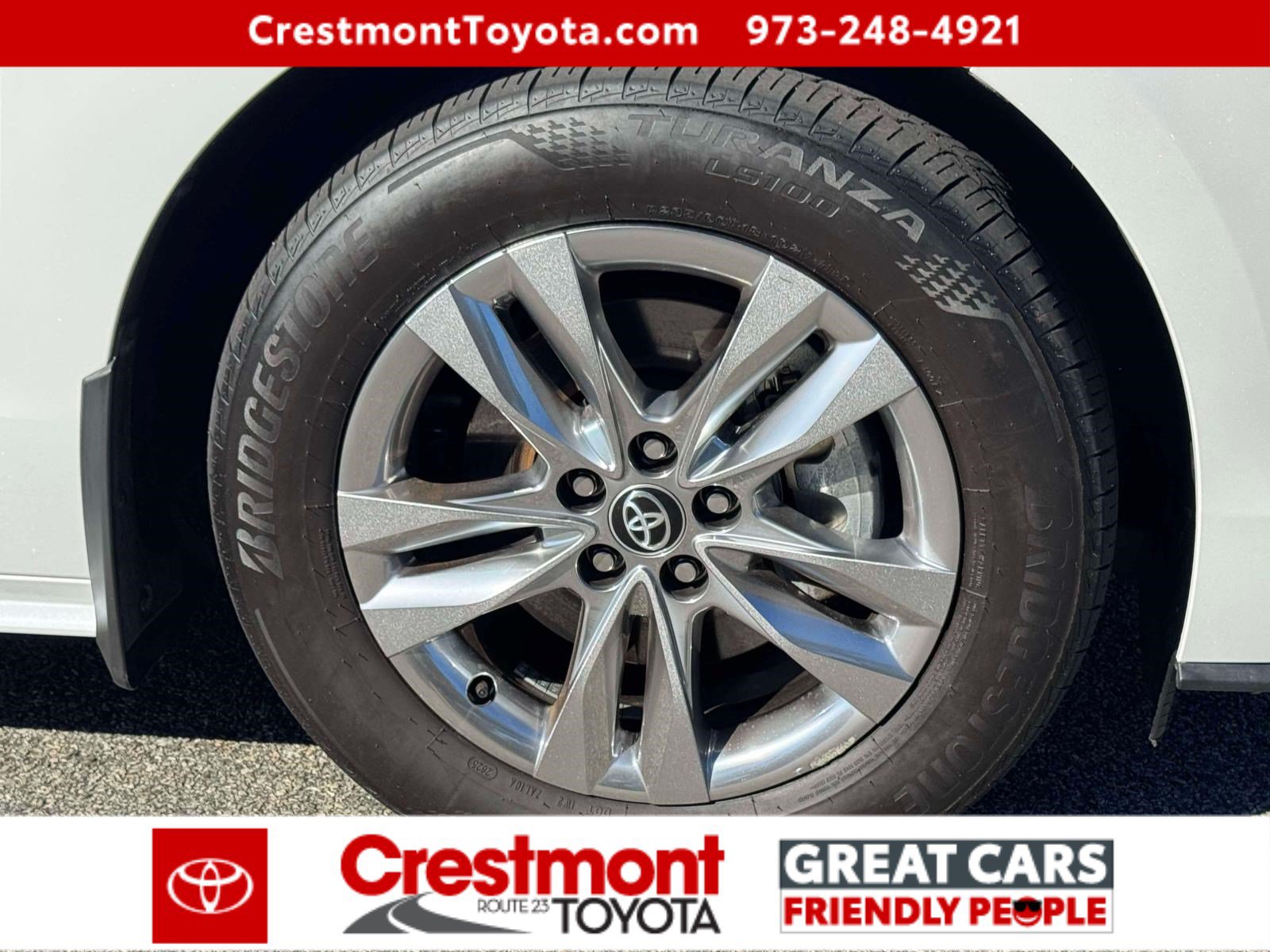 Used 2025 Toyota Sienna XLE w/ XLE Plus Package AWD/4WD image 6