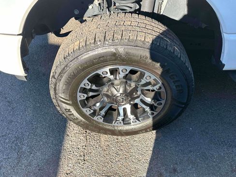 Used 2024 Ford F250 Lariat w/ Tremor Off-Road Package image 7