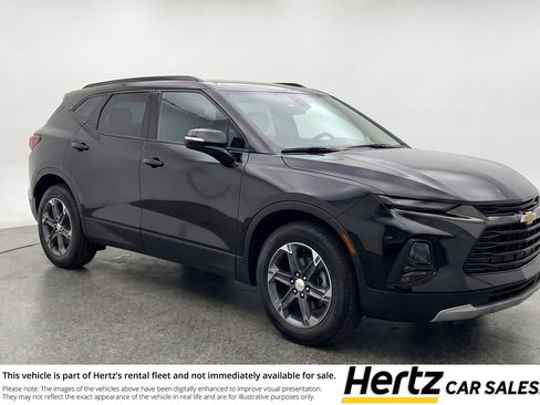 Used 2025 Chevrolet Blazer LT FWD image 1