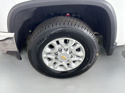 Used 2023 Chevrolet Silverado 2500 LT w/ Convenience Package image 38