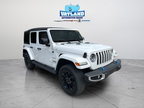 Used 2023 Jeep Wrangler Unlimited Sahara w/ Cold Weather Group AWD/4WD image 22