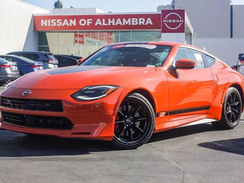New 2024 Nissan Z Performance w/ Heritage Edition image 2