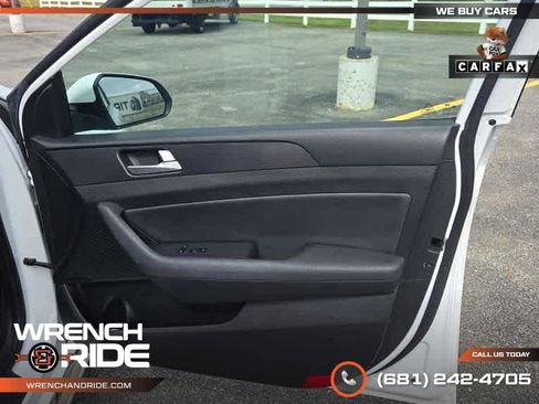 Used 2017 Hyundai Sonata Sport w/ Value Edition Package 02 image 28