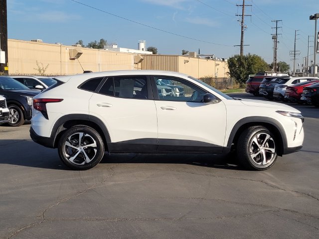 Used 2024 Chevrolet Trax RS w/ Driver Confidence Package FWD image 4