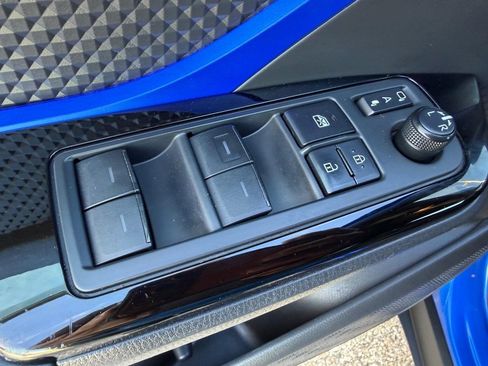 Used 2020 Toyota C-HR image 31