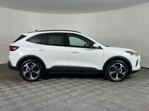 Used 2025 Ford Escape ST-Line Select w/ Tech Pack #1 image 5