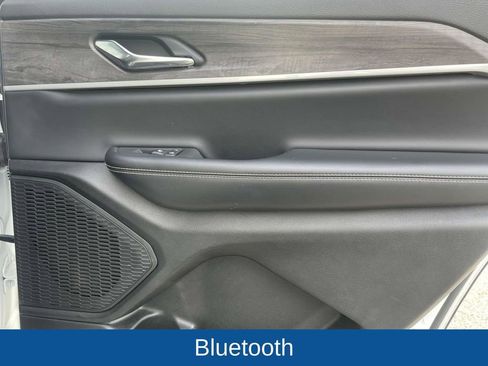 Certified 2024 Jeep Grand Cherokee L Limited w/ Luxury Tech Group II image 19