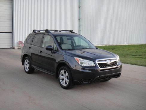 Used 2015 Subaru Forester 2.5i Premium AWD/4WD image 4