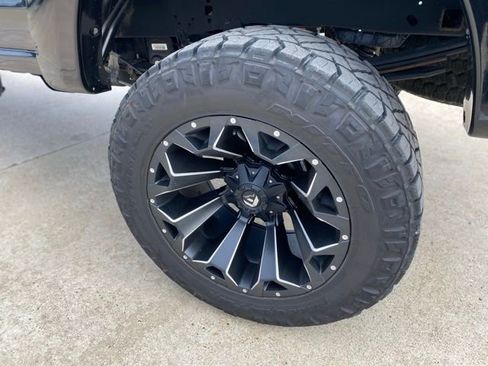 Used 2019 Ford F250 Lariat w/ Lariat Ultimate Package AWD/4WD image 11