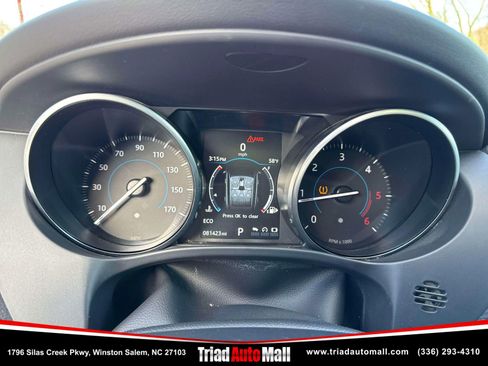 Used 2017 Jaguar F-PACE 20d Sport Utility 4D image 18