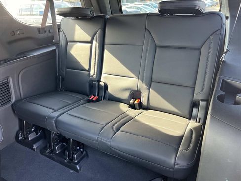 Used 2024 GMC Yukon XL Denali image 20