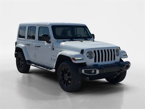 Used 2022 Jeep Wrangler Unlimited Sahara image 13