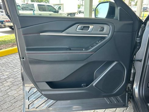 Used 2026 Ford Explorer ST-Line w/ ST-Line Street Pack RWD image 35