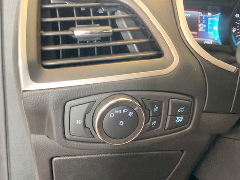 Used 2019 Ford Edge SEL w/ Equipment Group 201A FWD image 21