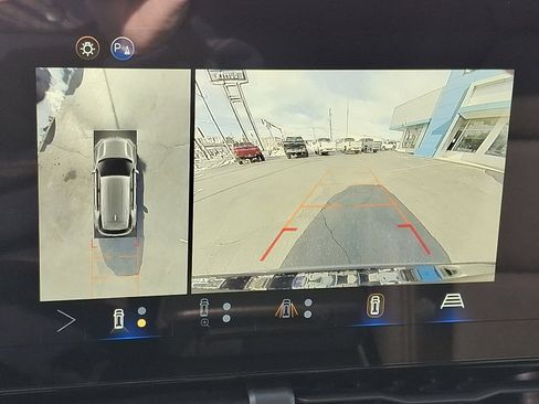 Used 2025 Chevrolet Equinox LT w/ Convenience Package II image 18