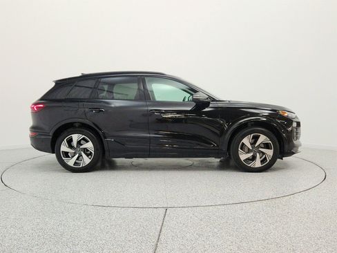 Used 2025 Audi Q6 e-tron Premium Plus w/ Premium Plus AWD/4WD image 4