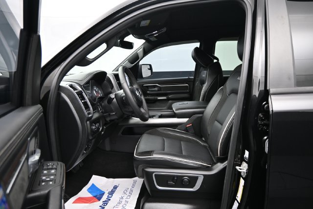 Used 2025 RAM 1500 Laramie w/ Sport Appearance Package AWD/4WD image 10