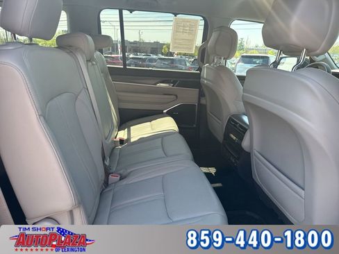 Used 2023 Jeep Wagoneer Series III w/ Convenience Group I AWD/4WD image 26