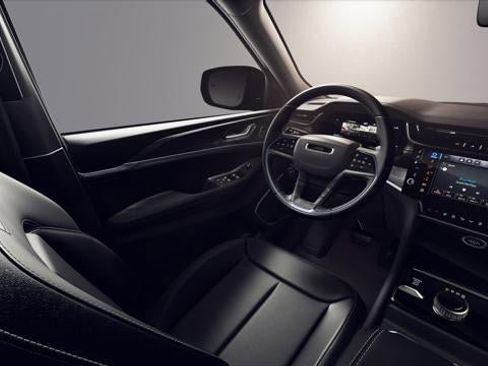 New 2026 Jeep Grand Cherokee L Limited AWD/4WD image 17