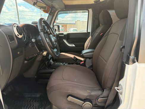 Used 2015 Jeep Wrangler Sport AWD/4WD image 9