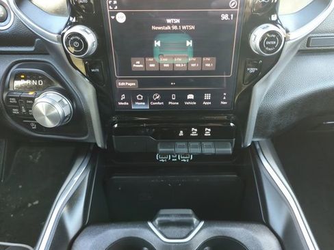 Used 2025 RAM 1500 Laramie image 22