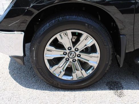 Used 2019 Nissan Titan SV w/ SV Convenience Package AWD/4WD image 40