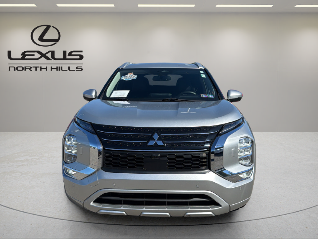 Used 2022 Mitsubishi Outlander SEL AWD/4WD image 2