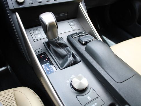 Used 2015 Lexus IS 350 image 18