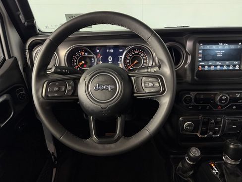 Used 2023 Jeep Gladiator Sport AWD/4WD image 13
