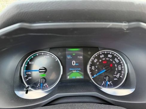 Used 2022 Toyota RAV4 LE AWD/4WD image 12
