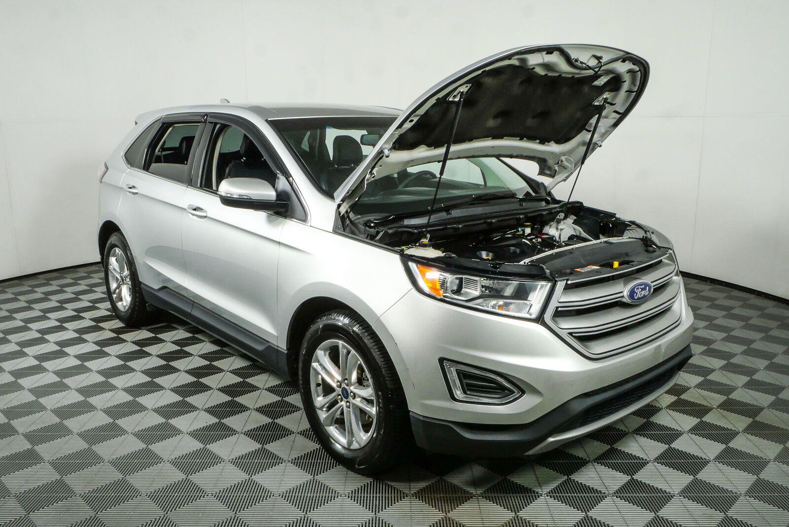 Used 2015 Ford Edge SEL w/ Equipment Group 201A FWD image 32