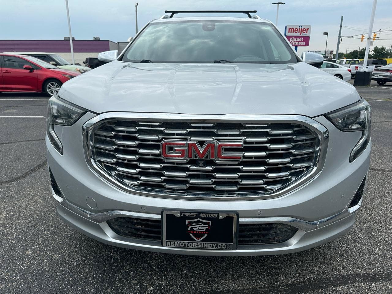 Used 2019 GMC Terrain Denali w/ LPO, 'HIT The Road' Package FWD image 4