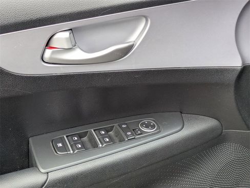 Used 2024 Kia Forte LXS image 16