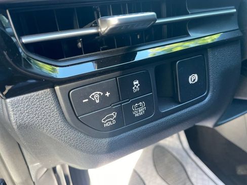 Certified 2026 Kia Sportage EX AWD/4WD image 10