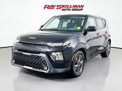 Used 2022 Kia Soul EX FWD image 3