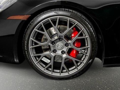 Used 2024 Porsche 911 Carrera 4 GTS AWD/4WD image 17