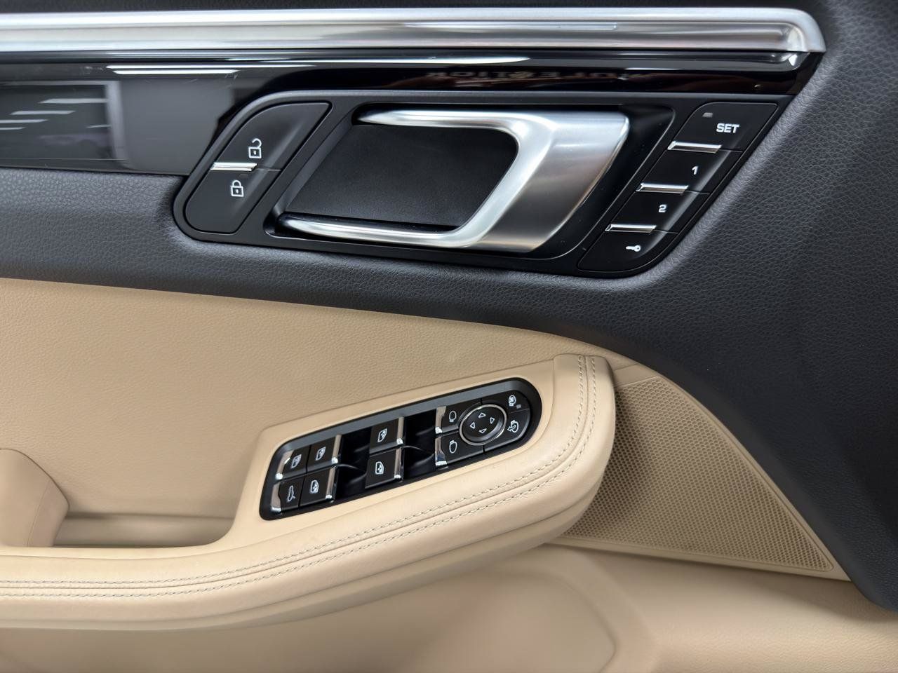 Used 2019 Porsche Macan S w/ Premium Package Plus AWD/4WD image 15