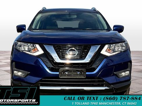 Used 2017 Nissan Rogue SV w/ SV Premium Package image 3