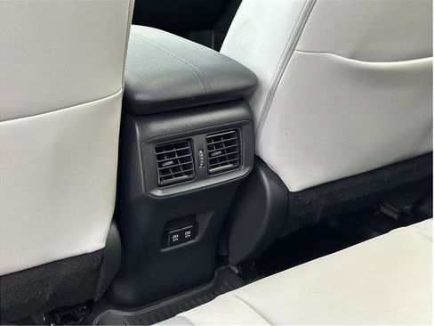 Used 2021 Toyota RAV4 XLE Premium image 17