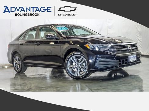 Used 2024 Volkswagen Jetta SE FWD image 1