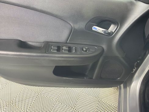 Used 2013 Chrysler 200 Touring FWD image 11