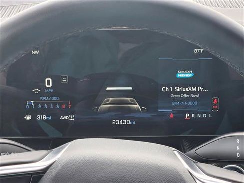 Used 2025 Chevrolet Equinox LT AWD/4WD image 11