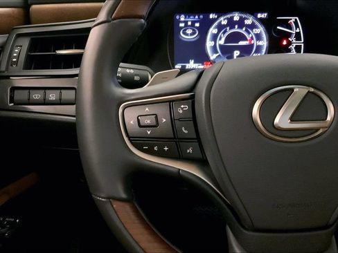 Used 2025 Lexus ES 350 Ultra Luxury w/ Accessory Package (Z2) FWD image 18