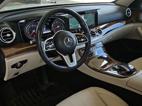 Used 2019 Mercedes-Benz E 300 4MATIC image 26