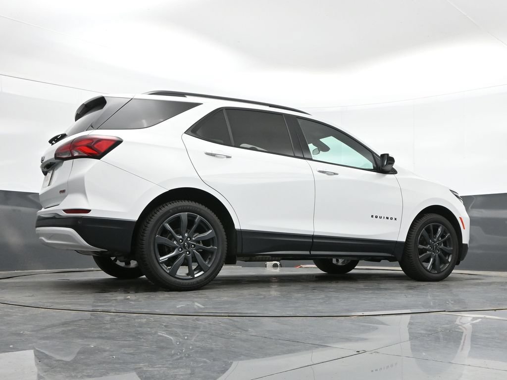 Used 2024 Chevrolet Equinox RS FWD image 32