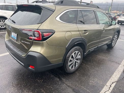 Certified 2025 Subaru Outback Premium image 5