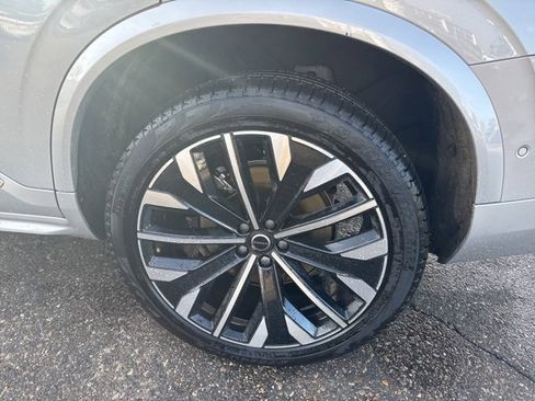 Used 2025 Volvo XC90 B6 Plus image 6